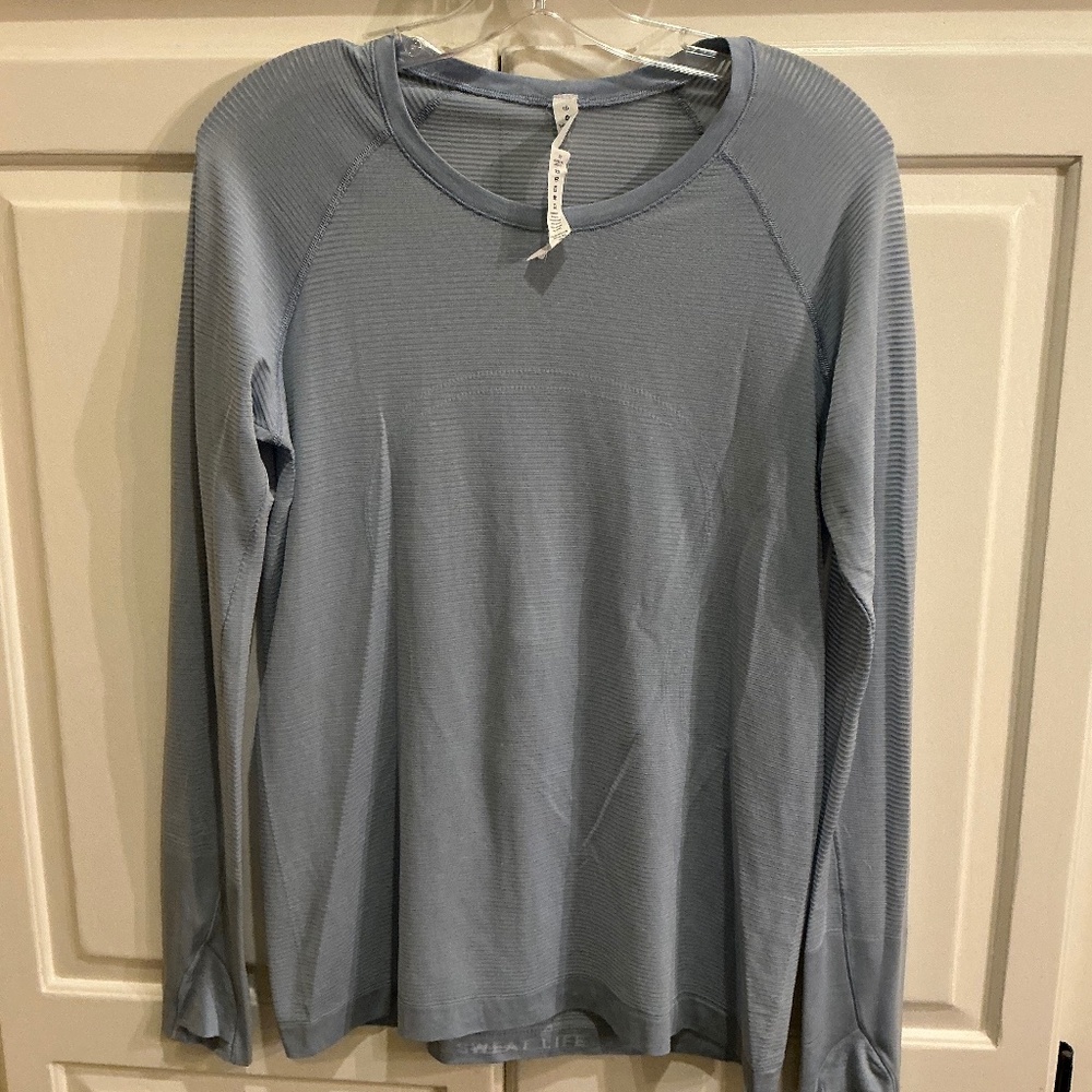 Lululemon Swiftly Tech 2.0 Sz 10 Light Blue Very good condition, lightly worn